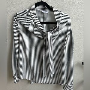 Untuckit Long Sleeve - XL